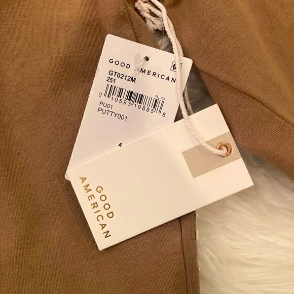 NWT Good American Essential Mock Neck Zip Top in Putty Size 4 (XL) - Picture 7 of 15